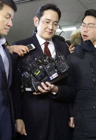 韓国 特別検察官 サムスン電子副会長の逮捕状 1月16日 13時48分：コメント1