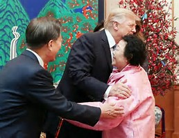 米大統領、元慰安婦を抱擁：コメント1