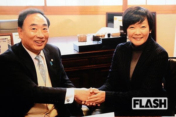 安倍昭恵氏のInstagramに「半裸男性」炎上し写真を削除：コメント33