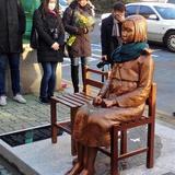 釜山の慰安婦像のはがき、差出人が「朝日新聞記者と同姓同名」とネットで話題