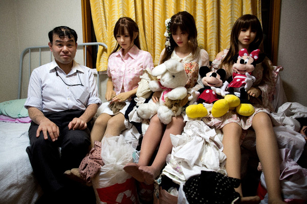  妻と娘とラブドールと一緒に暮らす日本人男性　世界的なニュースになる：コメント3