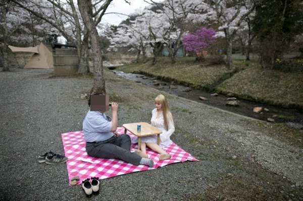  妻と娘とラブドールと一緒に暮らす日本人男性　世界的なニュースになる：コメント2