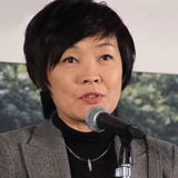 安倍昭恵夫人が安倍首相の冴えない画像を投稿 批判コメントも消さない謎