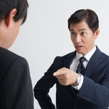 有休で彼女と旅行のはずが、上司から最悪の出勤命令…失恋したら賠償請求できる？