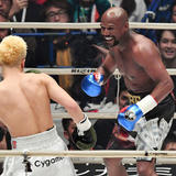 にやにやメイウェザー、天心子供扱いで10億円荒稼ぎ