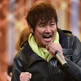 「ジャニーズの長男」近藤真彦　25歳下女性社長と「沖縄不倫ゴルフ旅行」