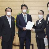 安倍首相、９月入学を断念　与党反対で環境整わず
