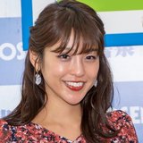 岡副麻希、無加工の“ガチすっぴん”に驚きの声！「こんな顔してたんだ！」「誰？」