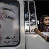 アフガン女性が英紙に寄稿「見渡せば女性たちの怯えた顔と、それを面白がる男たちの醜い顔ばかりだ」