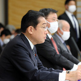 鈴木財務相、防衛増税「お願いしなければならない」　国債には否定的