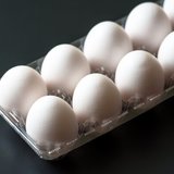 店頭では常温、家では冷蔵庫。なぜ「卵」の保存方法は店と家庭で違うのか？ 専門家に聞いてみた