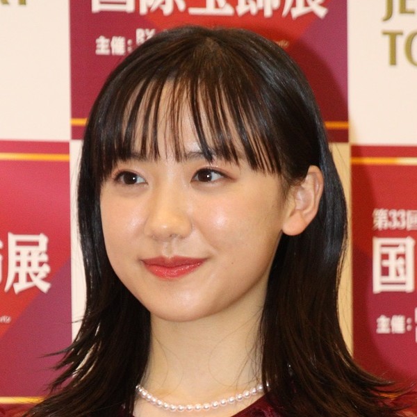 芦田愛菜が不良に!? “ピアス写真”にネット騒然「もうダメだ…」「彼氏いる」：コメント44