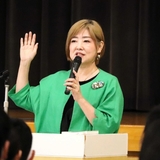 菅田将暉さんの母、育児経験を淡路で講演