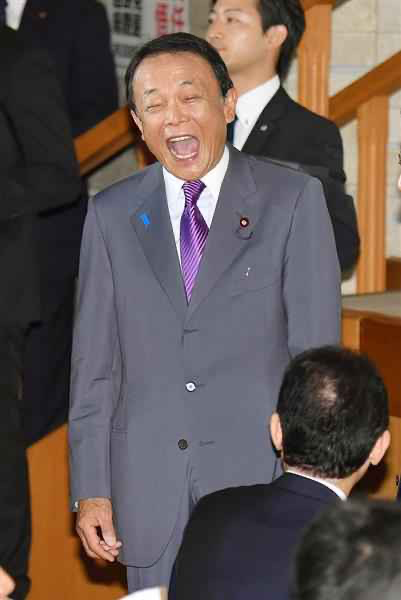 麻生太郎　“犬猿の仲”石破茂の“勝利宣言”後の「あからさまな対応」に批判続出：コメント62