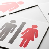 男女共用トイレと女性用トイレしかない状況下での男性たちの密かな不満