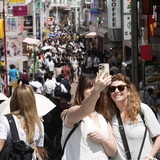 訪日観光客がSNSには決して出さない「日本」への本音　「日本で暮らすことは不可能」