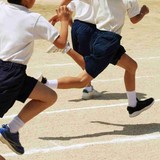 「令和の運動会」は昭和とこんなに違う…半日開催、食事は親とは別々、低・高学年の2部制