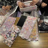 自慢した子に誹謗中傷、交換で賠償金を請求するケースも…！「令和のシールブーム」で深刻化する